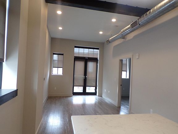 4th image of 1910 Washington Ave APT 107