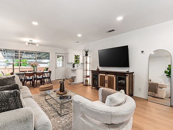 2nd image of 9807 Dallum Dr