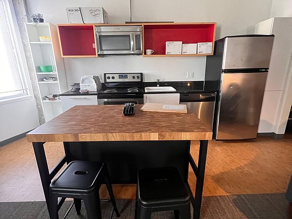 2nd image of 1899 N Gaylord St #199