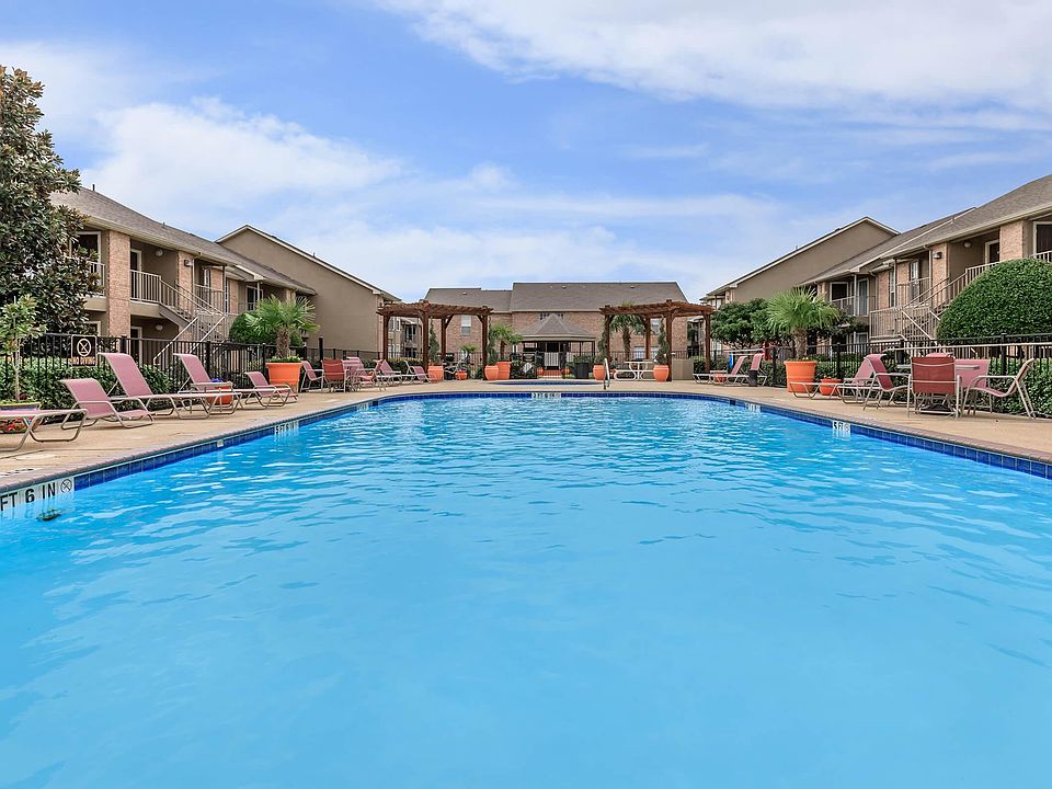 Resort Style Pool