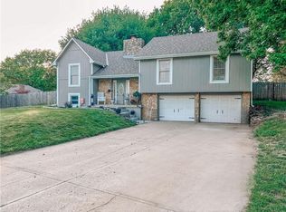 2405 NW Timberview Cir, Blue Springs, MO 64015