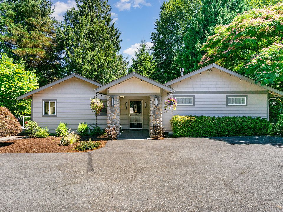 1st image of 2726 Pioneer Way E