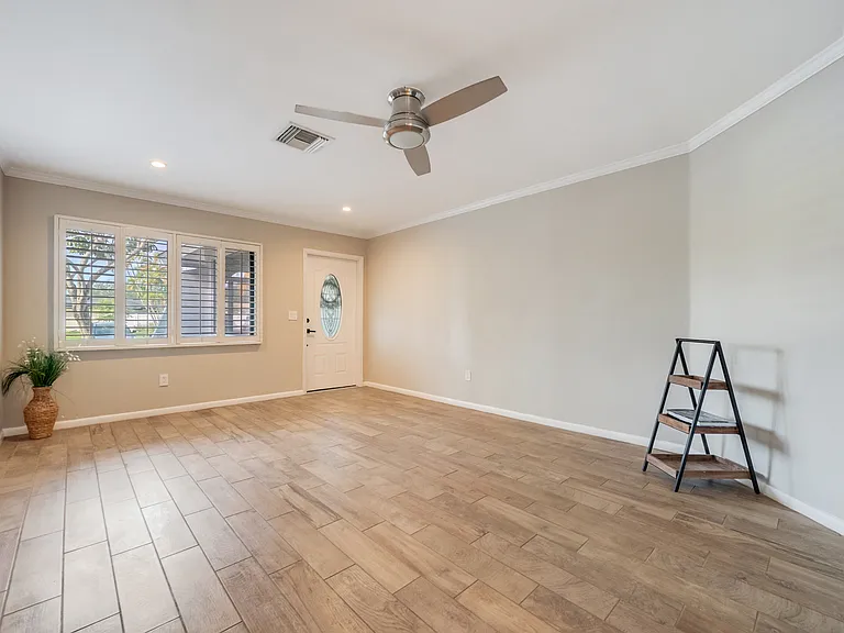Azalea Ln — Photo 9