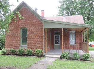 206 E 2nd St, Creighton, MO 64739