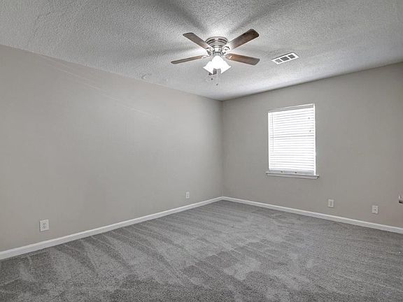 3rd image of 925 Westland Dr