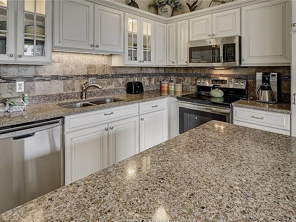 4th image of 37 S Forest Beach Dr APT 5
