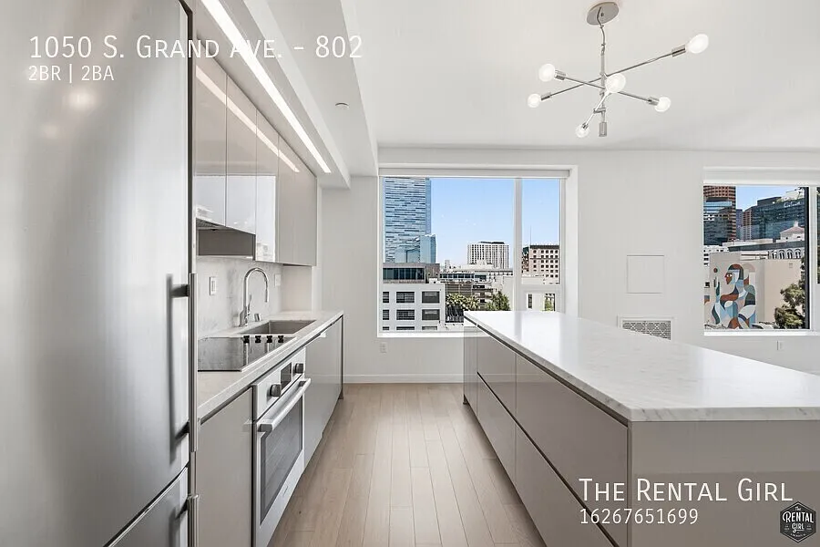South Park Corner Condo | Incredible DTLA Views | Parking And Guest Parking + Gym + Club Room + S... — Photo 3