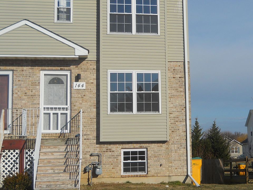 1st image of 144 Vincent Cir