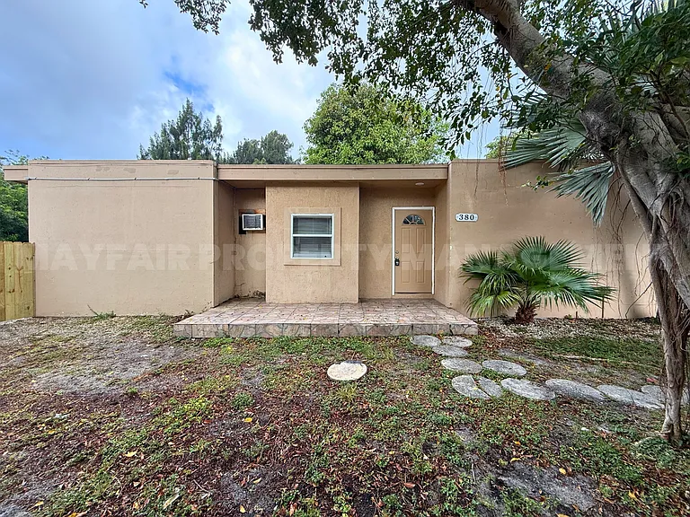 380 Kingsbridge St — Photo 19