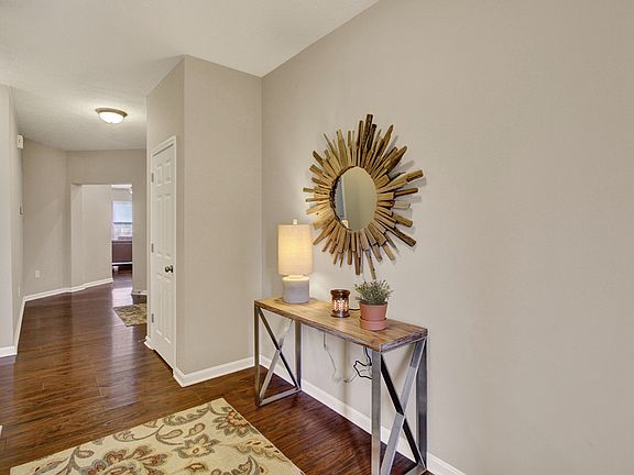 2nd image of 938 London Ct