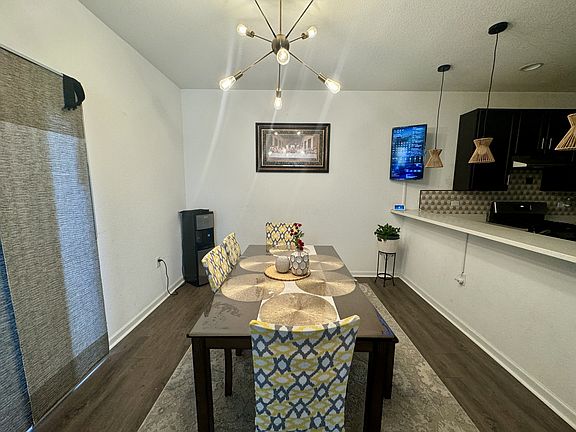 5th image of 3908 Trenwith Ln #1