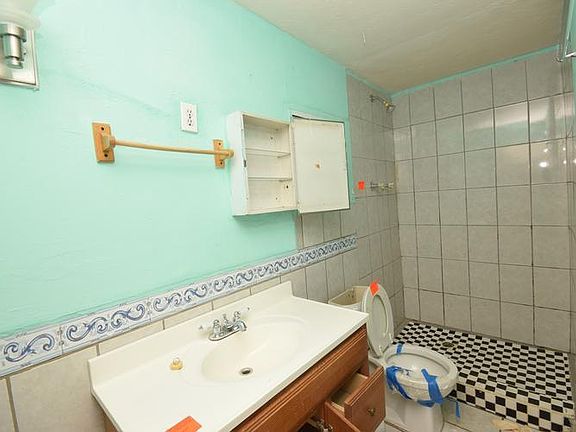 MAIN BATH