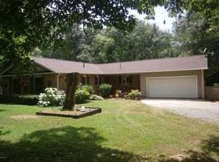 4801 Deering Rd, Benton, IL 62812