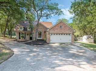 872 Imogene Ct, Azle, TX 76020