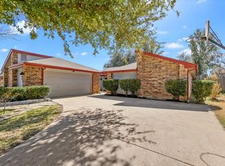202 Springridge Ln, Euless, TX 76039