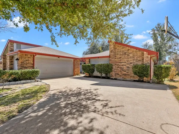 202 Springridge Ln, Euless, TX 76039