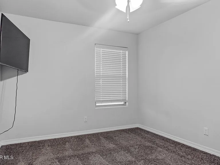 917 Airship Pl — Photo 35