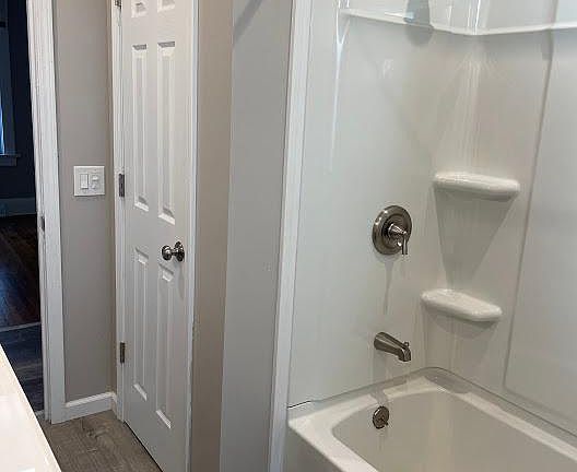 5th image of 136 Commonwealth Ave #1