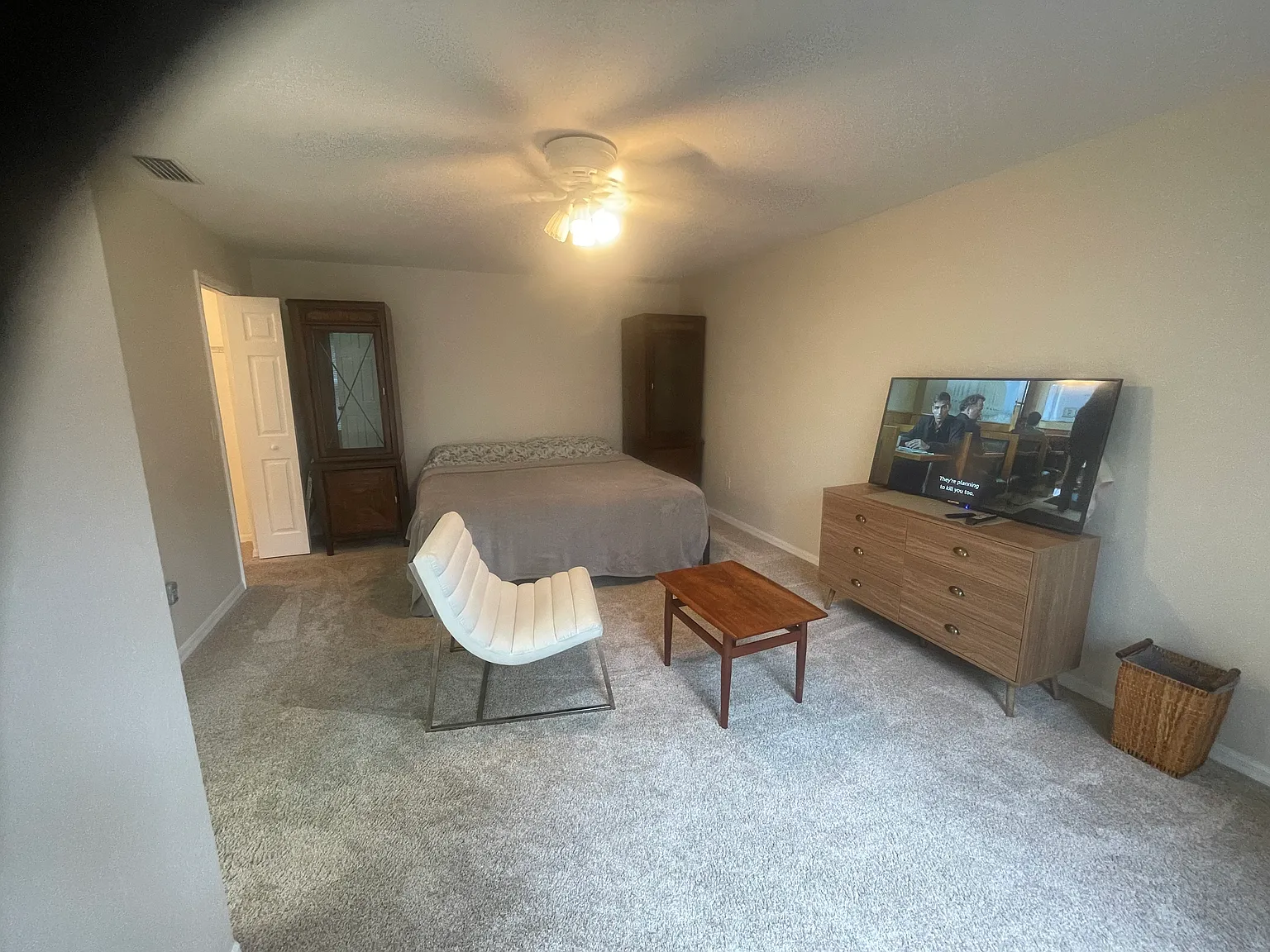 3 bed, 2000 sqft, $875 — Photo 2