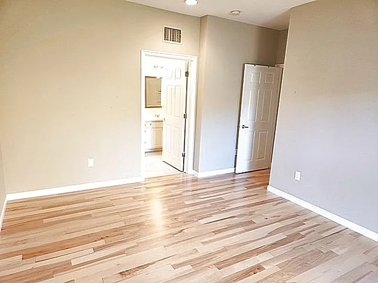 900 Bitner Rd #E11 — Photo 13