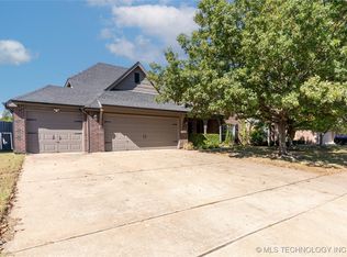 11710 S Willow Pl, Jenks, OK 74037