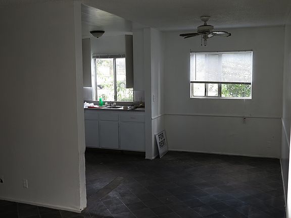 3rd image of 6929 Whitsett Ave