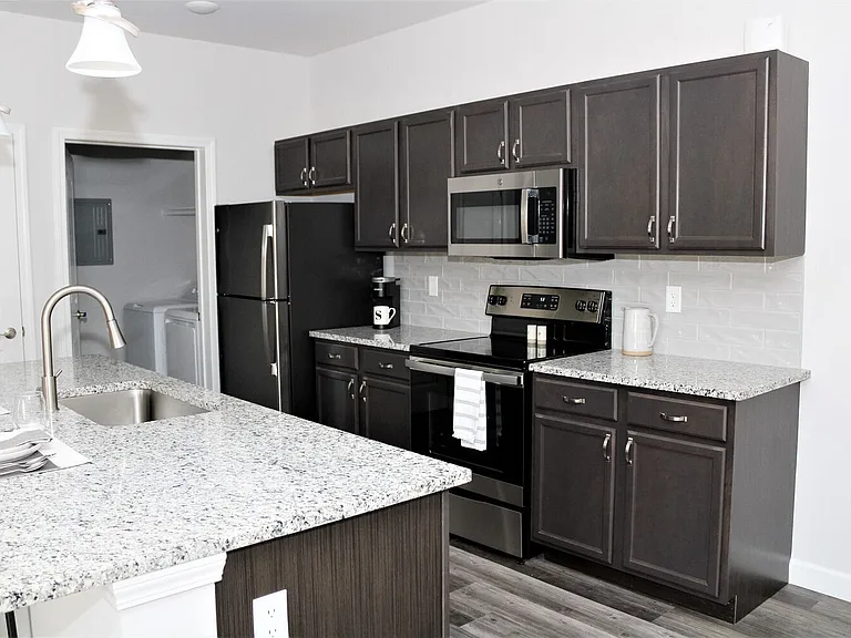 Sugar Creek Apartments — Photo 18