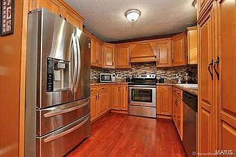 3rd image of 421 S School St