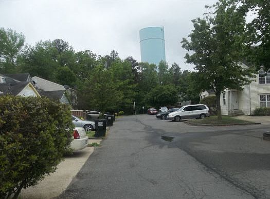3rd image of 46365 Columbus Dr