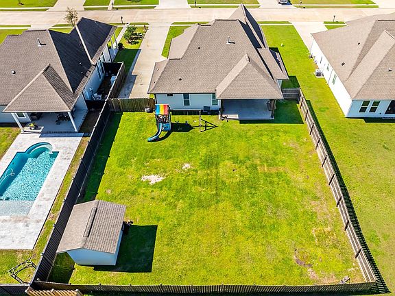 4th image of 146 Marmande Ave