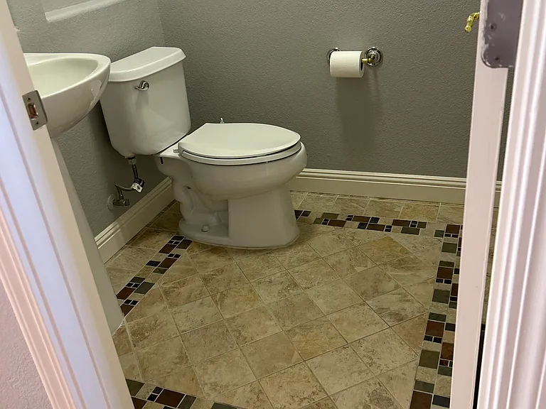 1/2 Bath