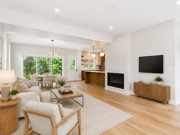 4th image of 8336 Miller Cres