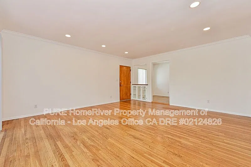 3 bed, 2.0 bath, 1250 sqft, $3,995 — Photo 2