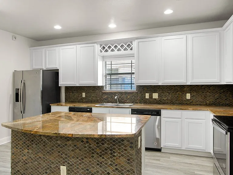 3138 Rogers Ave — Photo 15