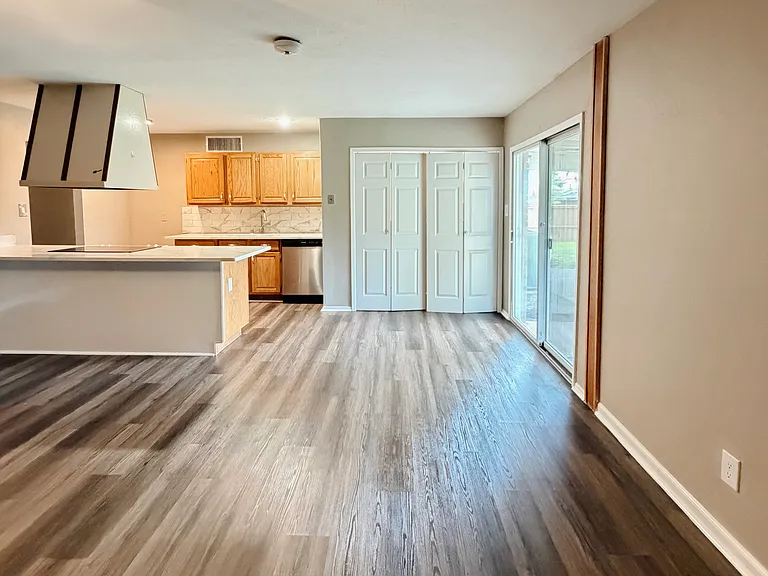 418 Woodcrest Way — Photo 12