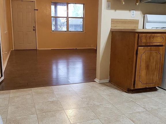 5th image of 1608 Genevieve Ave