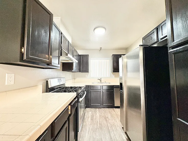 14542 Burbank Blvd #3 — Photo 9