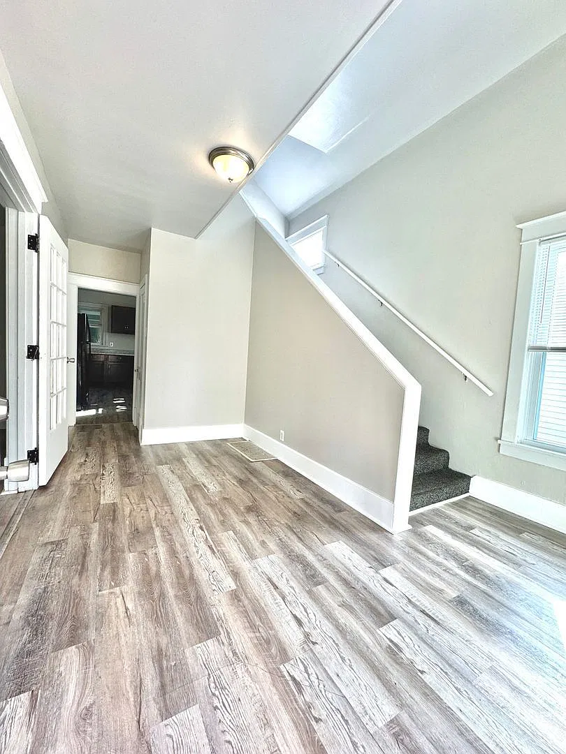 3 bed, 1.0 bath, 1278 sqft, $1,475 — Photo 3