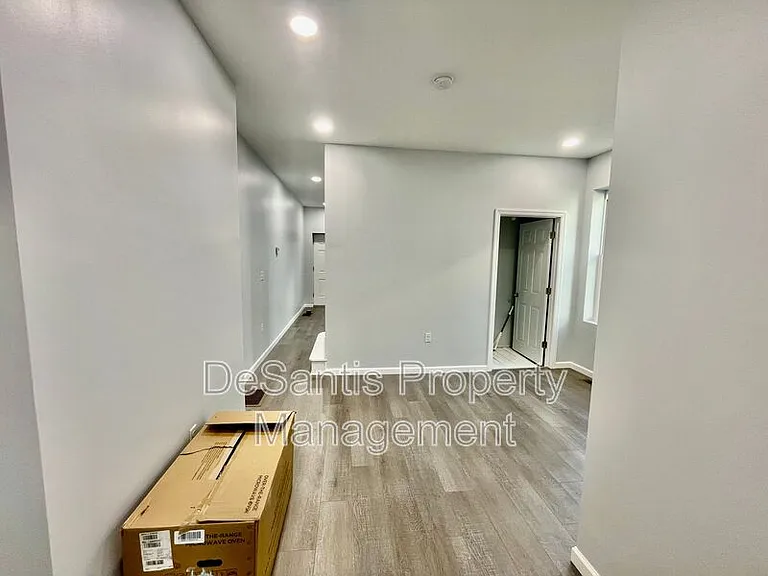 2 Edith Pl — Photo 4