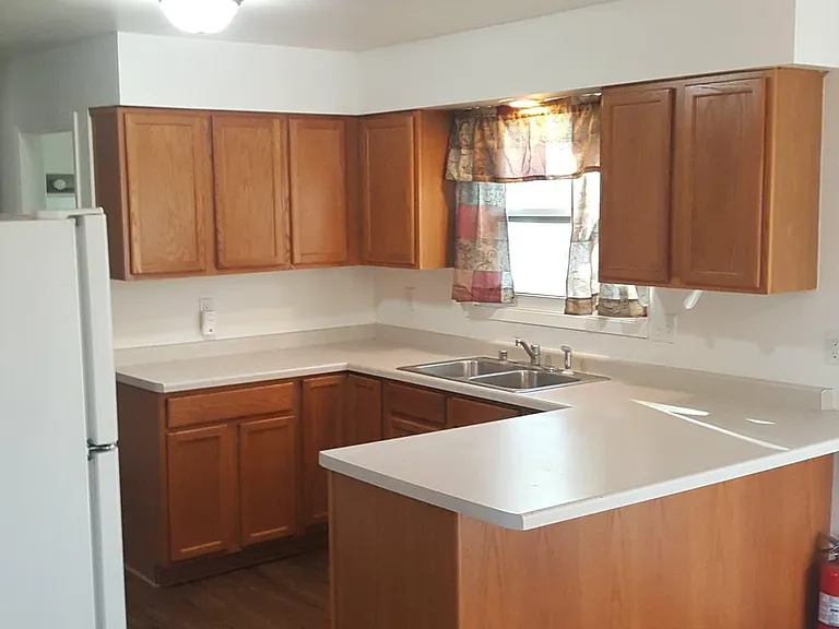 640 Elizabeth Ln #1 — Photo 2