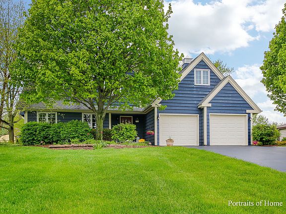 3rd image of 718 Braintree Ln