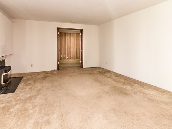 3rd image of 3330 Scenic Dr