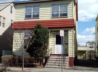 320 S 10th St, Newark, NJ 07103