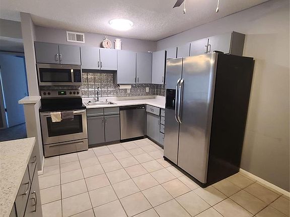 4th image of 5762 Westphalia Ln APT A