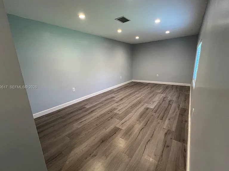 432 Palmetto Dr — Photo 2
