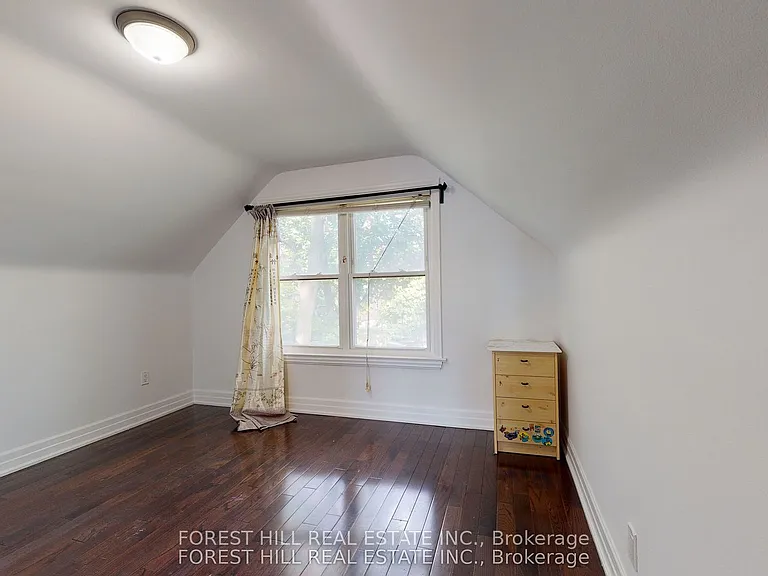 262 Poyntz Ave #2 — Photo 4
