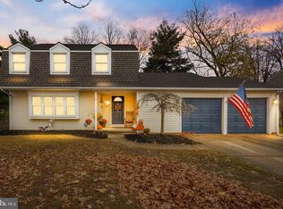 260 Tenby Chase Dr, Delran, NJ 08075