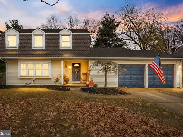 260 Tenby Chase Dr, Delran, NJ 08075