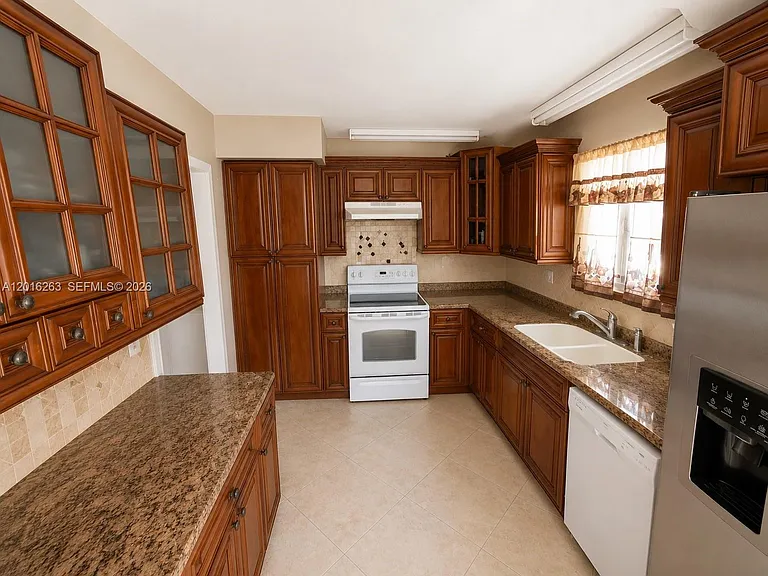 309 Lakeview Dr #204 — Photo 9
