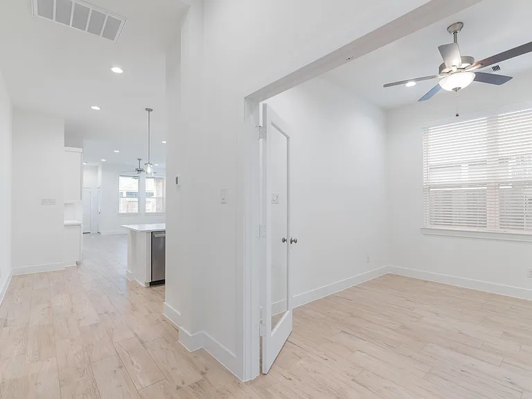 10747 Pine Pink — Photo 10